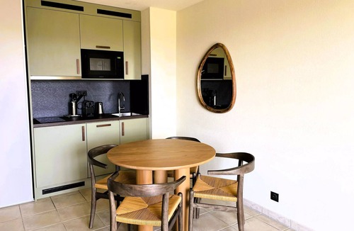 Juvignac Apartment | 1-Bedroom Serviced Apartment for 2–4 People - Côté Golf