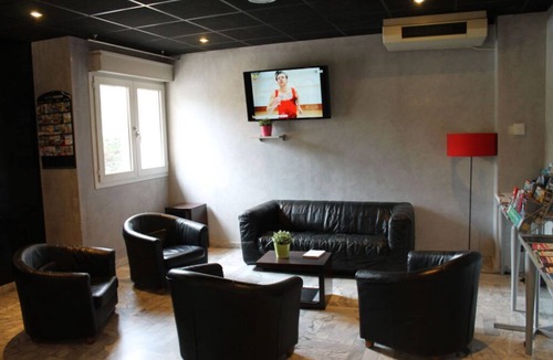 Sud Bed & Breakfast | 10 min du centre ! Chambre triple + Accès piscine