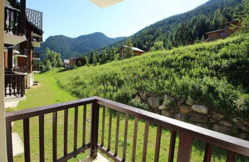 Valfrejus Apartment | 100m from resort center, 2nd floor, view ski slopes, balcony, parking, tv, ski locker, 31m²