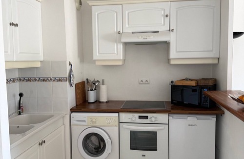 Le Grand Travers Apartment | 100m from the sandy beach - sea view