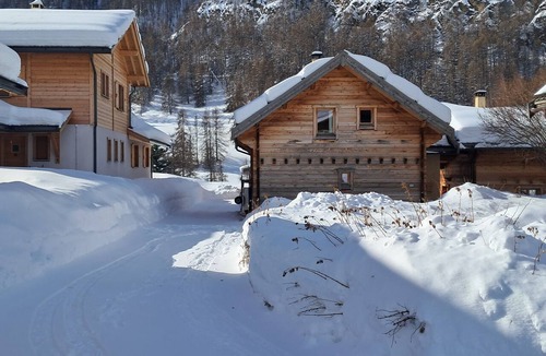 Molines-en-Queyras Ski Chalet | 104m² wooden chalet in the heart of a preserved regional mountain park