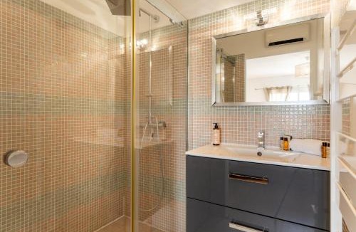 Boujan-sur-Libron Villa | 12-Guest Private Pool Villa near Béziers