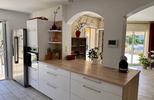 Saint-Saturnin-les-Avignon House | 130 m² villa with swimming pool, near Avignon