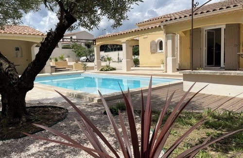 Saint-Saturnin-les-Avignon House | 130 m² villa with swimming pool, near Avignon