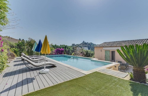 Grimaud Other | 180 m² Accommodation ∙ 5 bedrooms ∙ 10 guests