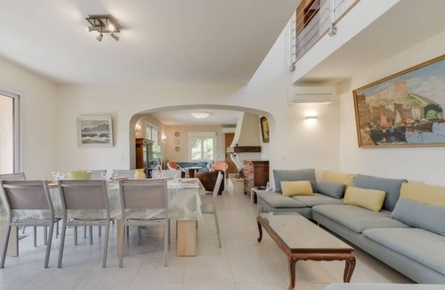 Grimaud Other | 180 m² Accommodation ∙ 5 bedrooms ∙ 10 guests
