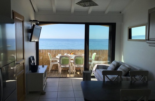 La Croix-Valmer Apartment | 180° SEAFRONT APARTMENT WITH BALCONY - EXCEPTIONAL!