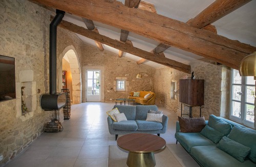 Saint-Etienne-du-Gres House | 18th century Provencal farmhouse - semi-detached - with exclusive pool area