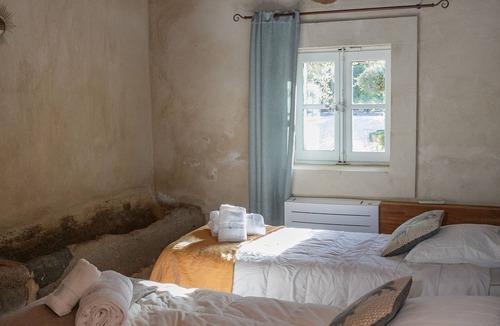 Saint-Etienne-du-Gres House | 18th century Provencal farmhouse - semi-detached - with exclusive pool area