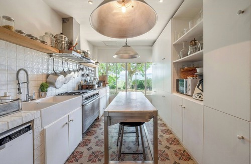 Apt House | 18th century bastide with heated pool in Provence