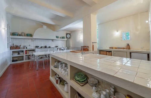 Apt House | 18th century bastide with heated pool in Provence