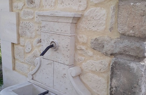 Chateaurenard House | 18th century Provencal farmhouse with swimming pool between St Rémy de Provence and Avignon.