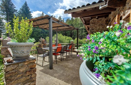 Saumane Apartment | 1st Floor: "Le Rocher de l'Aigle" Room 15 m²