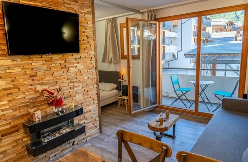 Les Orres Apartment | 1st floor, swimming pool, sauna, balcony, fireplace or stove, tv, ski locker, 35m², Les Orres