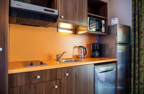 Jausiers Apartment | 1st floor, swimming pool, hammam, terrace, parking, tv, 27m², Pra Loup