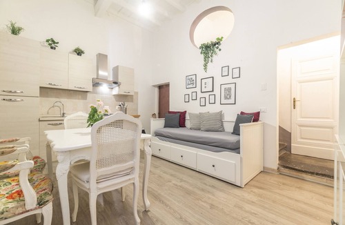 Rione VII Regola Apartment | 2 Apartments in Campo de Fiori with SPA and Jacuzzi
