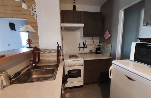 Le Super-Sauze Apartment | 2-bedroom apartment at the foot of the slopes, sleeps 6