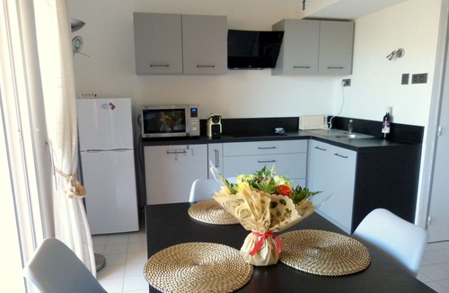 Les Ayguades Apartment | 2 bedroom apartment with sea view and direct access to Gruissan beach