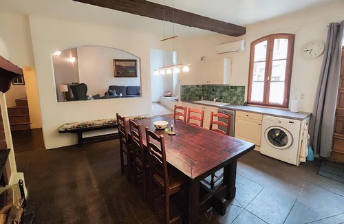 Servian House | 2 bedroom awesome home in Servian