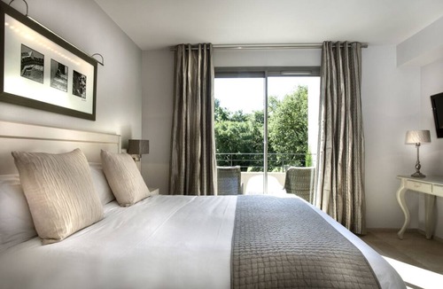 Mougins Apartment | 2 bedroom suite with garden view