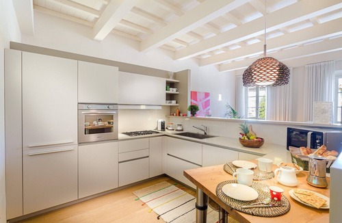 Lucca Historical Center Apartment | 2 Bedrooms Apartment with Terrace and Elevator