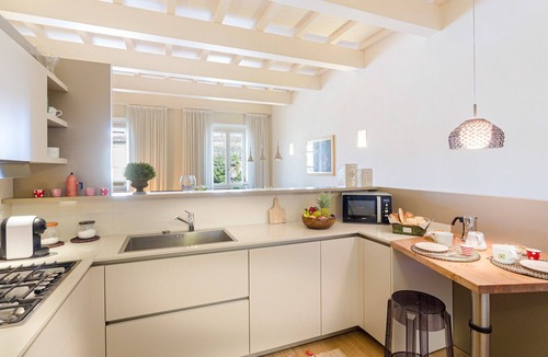 Lucca Historical Center Apartment | 2 Bedrooms Apartment with Terrace and Elevator