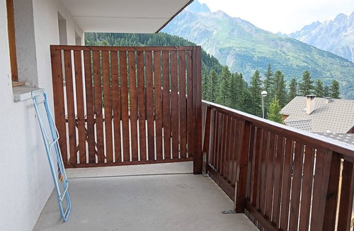 Puy-Saint-Vincent Apartment | 2-Room Apartment for 6 People with Balcony in Puy-Saint-Vincent