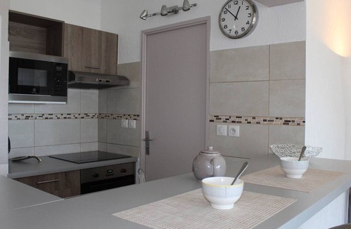 Villeneuve Loubet Beach Apartment | 2-room apartment, sleeps 4, air-conditioned with parking in Villeneuve-Loubet Plage