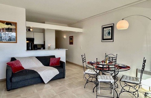 Villeneuve Loubet Beach Apartment | 2-Room Apartment with Air Conditioning, Sleeps 4, 100m from the Beach