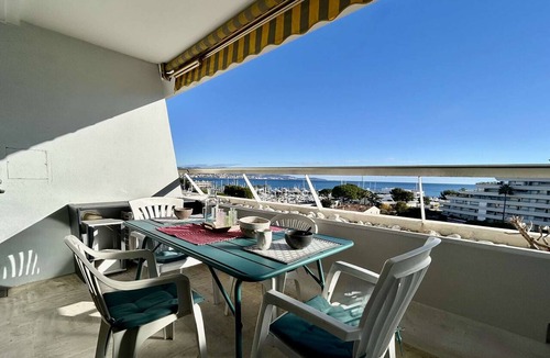 Villeneuve Loubet Beach Apartment | 2-Room Apartment with Air Conditioning, Sleeps 4, 100m from the Beach