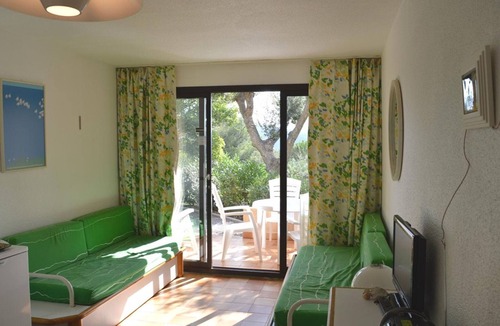 La Croix-Valmer Apartment | 2-Room Apartment Sleeps 4 with Pool, Tennis, Parking in La Croix-Valmer