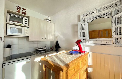 Sete Apartment | 2-Room Apartment with Pool and Parking in Sète