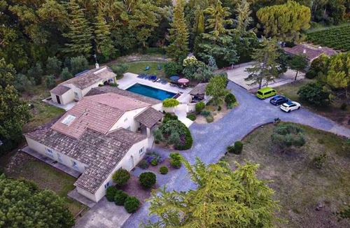 Sainte-Anastasie Villa | 2 villas privées 17 personnes maximum piscine privée et chauffée sans vis à vis
