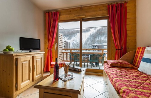 Chantemerle Apartment | 200m from resort center, fitness, swimming pool, terrace, balcony, tv, ski locker, 70-73m²