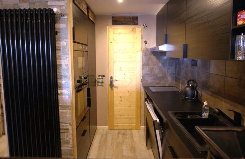 Pra Loup Apartment | 200m from resort center, 5th floor, balcony, tv, ski locker, 45m², Pra Loup