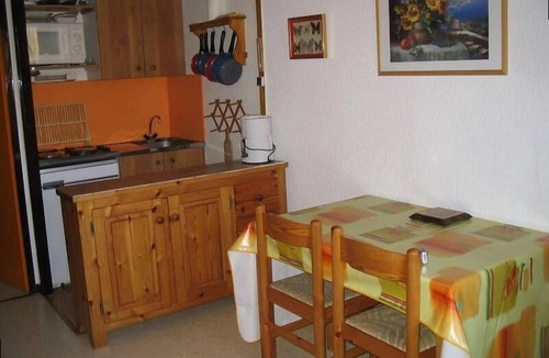 Les Claux Apartment | 200m from resort center, 3rd floor, balcony, tv, 25m², Vars
