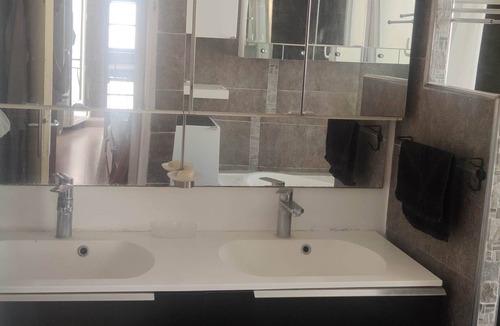 Roquemaure Apartment | 25-person apartment 10 minutes from Avignon, Bagnols sur Cèze, Marcoule,