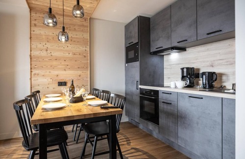 Risoul Apartment | 250m from shops, swimming pool, sauna, hammam, tv, ski locker, 93m², Risoul