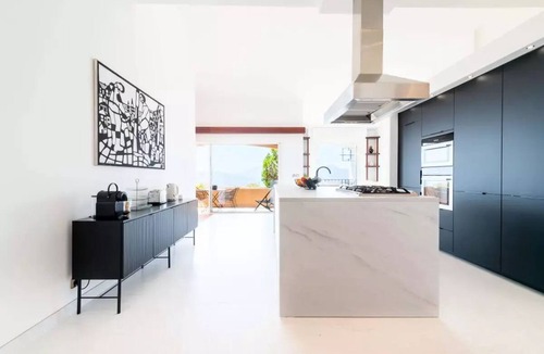Mandelieu-La-Napoule Villa | 289 m² Villa with 4 Bedrooms, Pool, and Ocean View