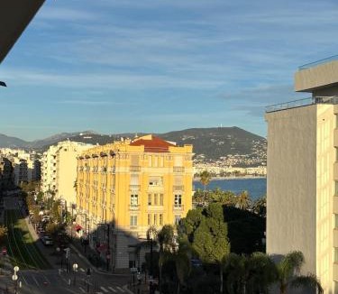 Fabron Apartment | 2P balcon Vue Mer YourHostHelper 2 mins de la mer