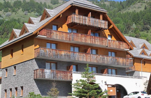 Pra Loup Apartment | 3-room apartment, sleeps 8, balcony, parking