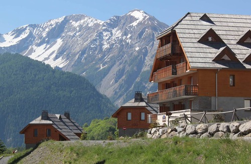 Pra Loup Apartment | 3-room apartment, sleeps 8, balcony, parking