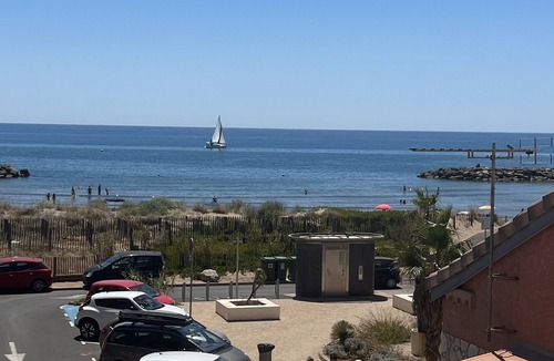 Valras-Plage Condo | 30 metres from the beach
