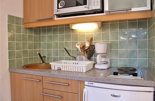 Risoul Apartment | 300m from resort center, 5th floor, balcony, tv, ski locker, 23m², Risoul