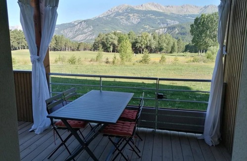 Barcelonnette Apartment | 300m from shops, Ground floor, parking, tv, ski locker, 49m², Pra Loup