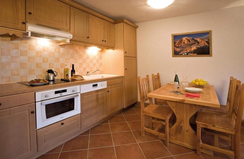 Montgenevre Apartment | 300m from shops, swimming pool, sauna, hammam, terrace, balcony, tv, ski locker, 53m², Montgenèvre