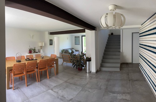 Cavaillon House | 360 m2 farmhouse with swimming pool and spa set in 8000 m2 of land