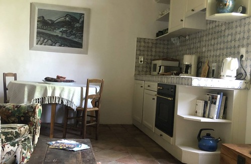 Montaren-et-Saint-Mediers Apartment | 3kms from Uzès in 17th century residence, lovely 3-room apartment with poetic garden