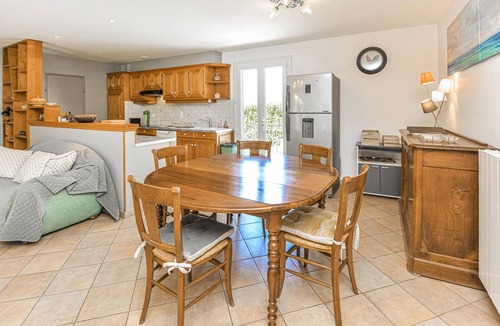 Eyragues House | 4 bedroom accommodation in Eyragues