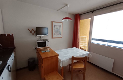 Montgenevre Apartment | 4-person apartment, non-renovated - Slope view, pets allowed